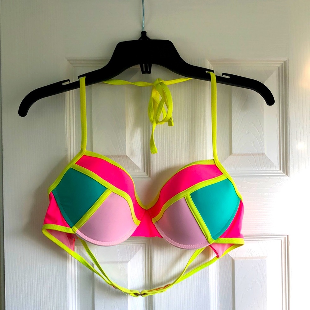 Bikini top